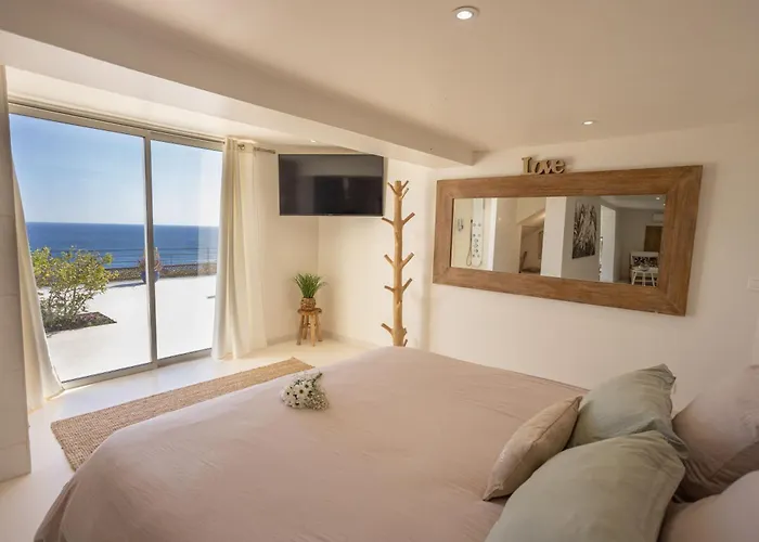 LES SUITES LOVE 3 SPA VUE MER PISCINe